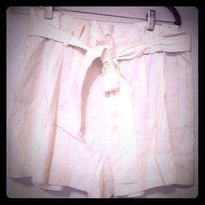 Alice & Olivia linen blend shorts